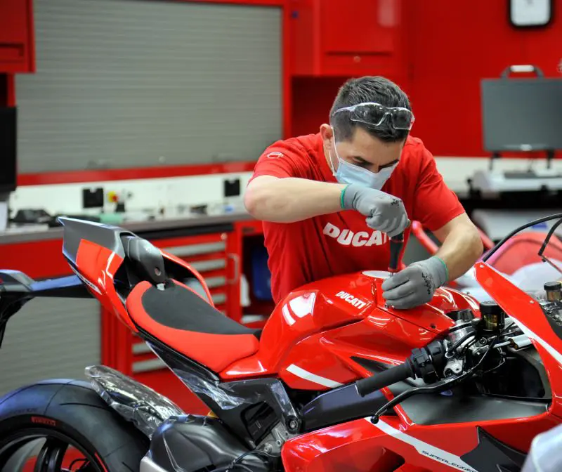 découvrez les raisons derrière la baisse des ventes de motos neuves en france, les tendances du marché et les impacts sur l'industrie. informez-vous sur les attentes des consommateurs et les défis auxquels font face les fabricants.