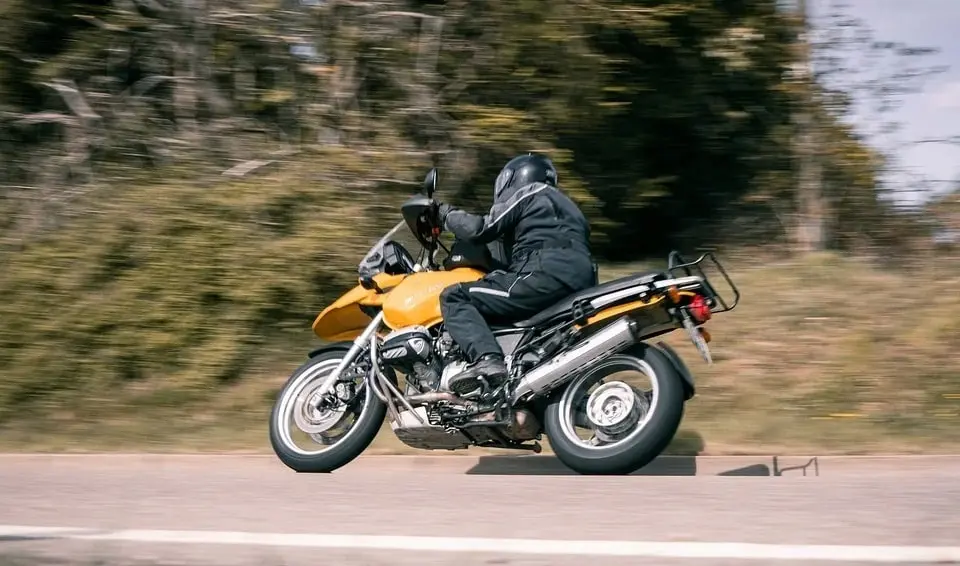 découvrez notre sélection de motos d'occasion de qualité à des prix compétitifs. parfaites pour les passionnés de deux-roues, nos motos vérifiées allient performance et fiabilité. trouvez la moto de vos rêves et parcourez la route en toute sécurité !