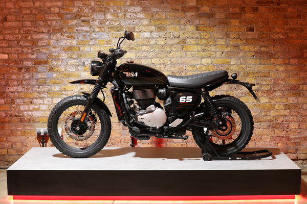 découvrez notre essai complet de la bsa 650 scrambler 2025 : performances, design, innovations et sensations de conduite au programme. tout ce qu'il faut savoir avant d'en prendre le guidon.