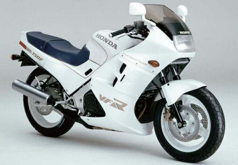 découvrez l'univers des motos de 1985 : modèles emblématiques, caractéristiques techniques et évolutions marquantes. plongez dans l'histoire et la passion des deux-roues de cette année mythique.