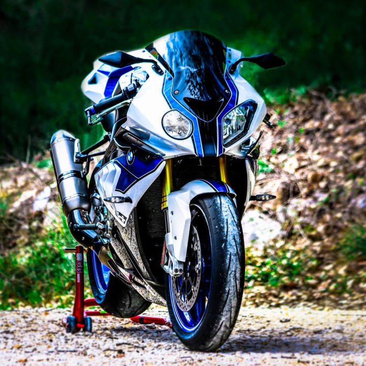 découvrez la moto la plus chère au monde, alliant luxe, performance et exclusivité dans un chef-d'œuvre unique.