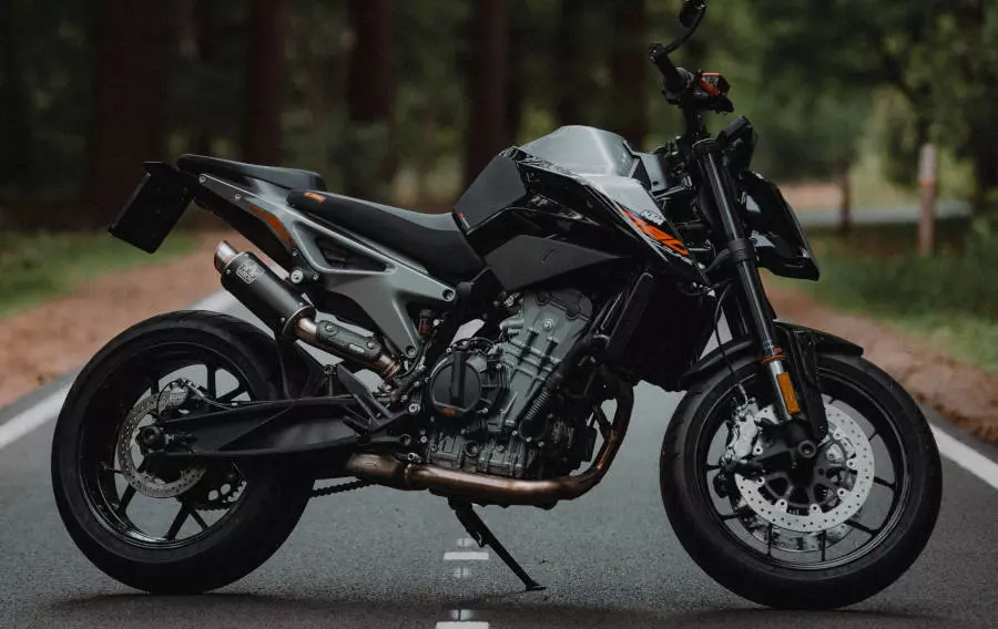 découvrez april moto, spécialiste depuis 40 ans de l'assurance pour 2-roues, offrant une protection fiable et des garanties adaptées à tous les motards.