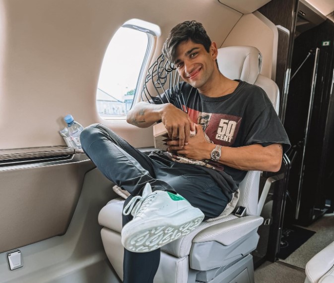 découvrez la décision choc d'aston martin qui pourrait bouleverser le prochain grand prix. suivez toutes les nouveautés et analyses exclusives autour de cette annonce majeure.