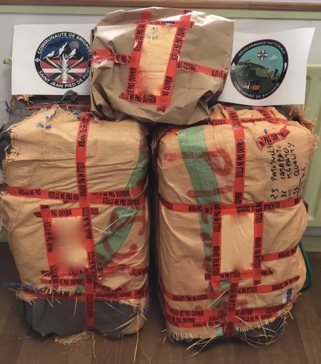 les forces de l’ordre des pyrénées-atlantiques sont de plus en plus inquiètes face à la hausse des refus d’obtempérer, un phénomène qui compromet la sécurité publique.