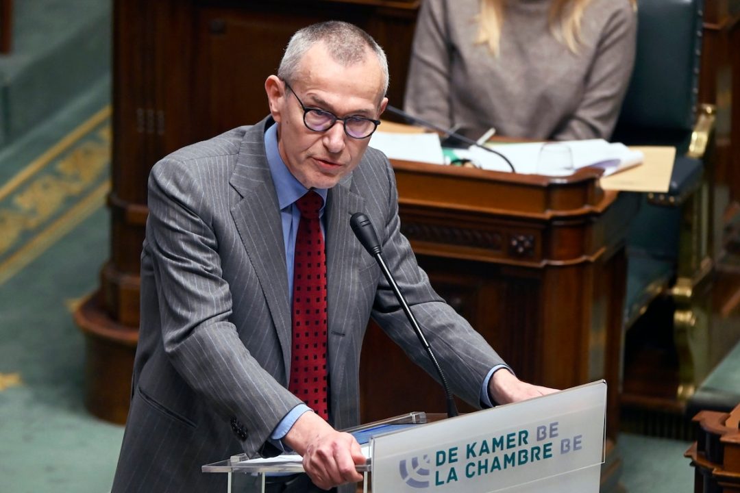 la hausse des prix des carburants constitue un obstacle majeur pour les patients, impactant leur accès aux soins et la mobilité nécessaire pour leurs rendez-vous médicaux.