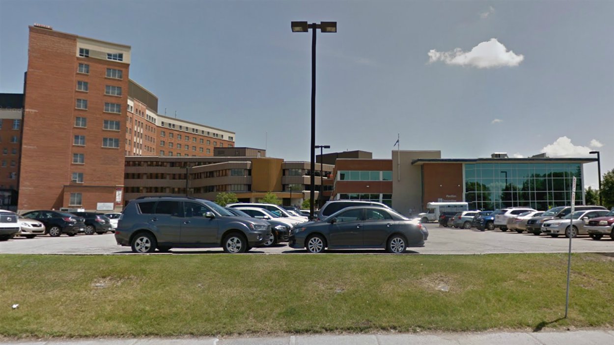 les hôpitaux thaïlandais tirent la sonnette d'alarme face à l'augmentation des factures impayées, mettant en lumière un défi majeur pour le système de santé du pays.