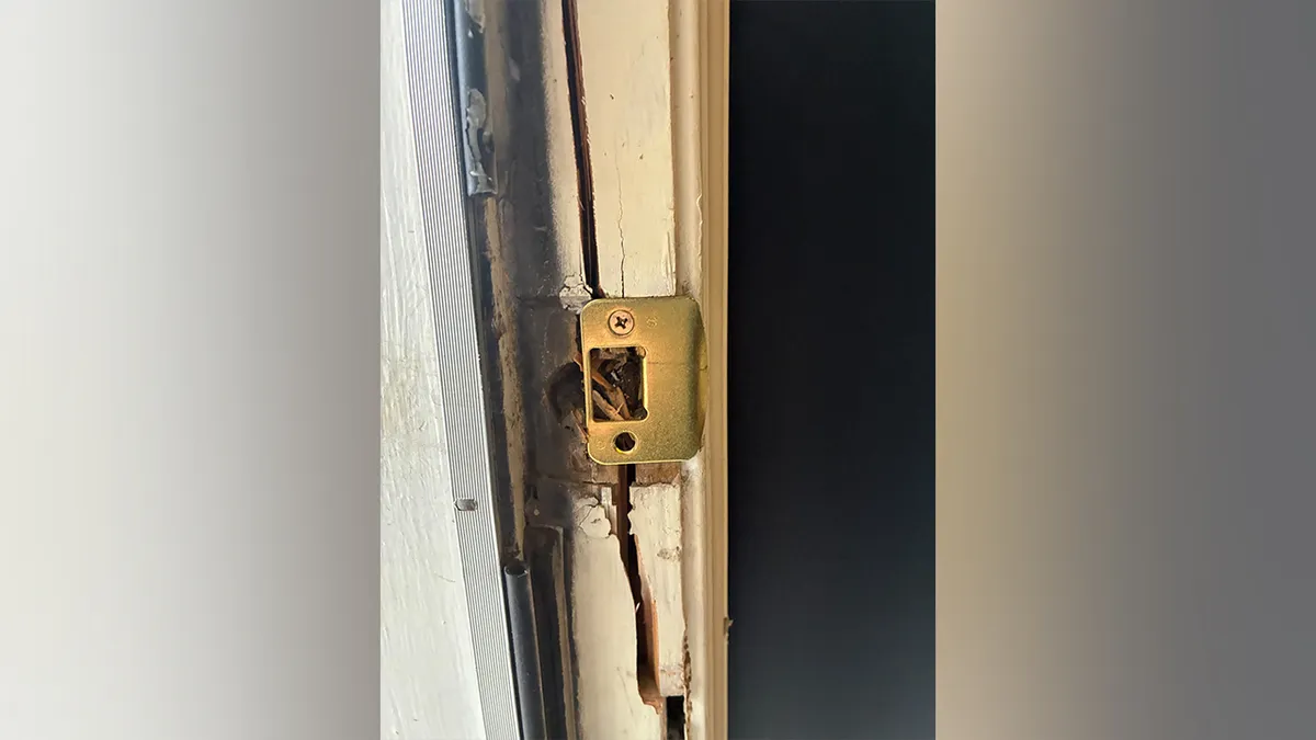 vandalisme à la mairie de fresnes : locaux endommagés suite à des actes de dégradation, 9 adolescents placés en garde à vue pour ces incidents.